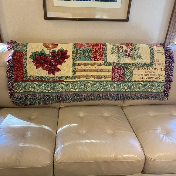 Christmas Tapestry Throw Blanket Poinsettia Holly Berries 50 x 60 Made in USA - Picture 2 of 12